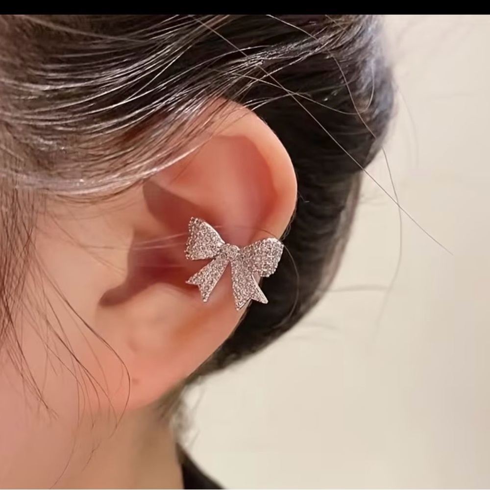 Sparkling Bow Ear Cuff - Picture 1 of 3